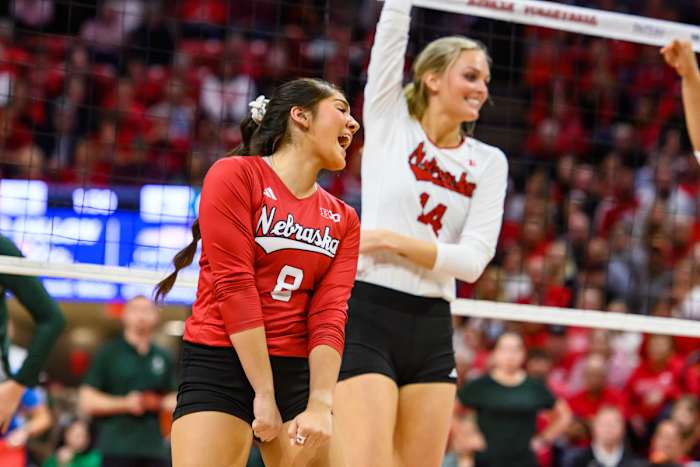 15_Lexi Rodriguez_VB vs Michigan State 1013